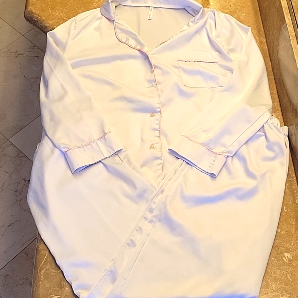 Elegant White and Pink Women's Silky Pajama Set, S/M